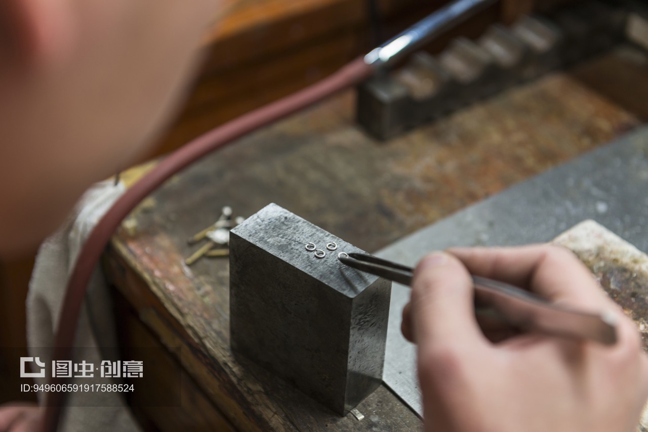 黄金首饰加工与健身器材 工艺与健康的价值融合