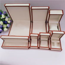 义乌明辉工艺包装厂 专业珠宝盒、首饰盒、礼品及橡胶制品生产商